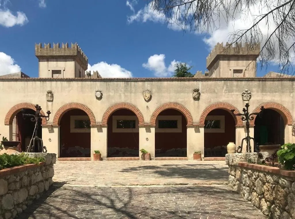 Hotel Castello Del Piraino - Casa Vacanze Nel Cuore Della Sicilia Santa Caterina Villarmosa Affittacamere